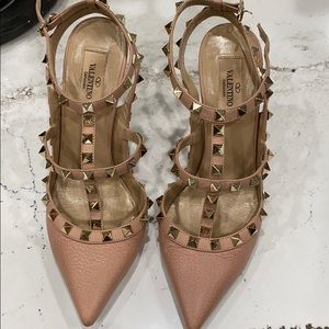 COPY - Valentino rock stud heals in nude, skin co…